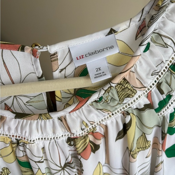 #13 Liz Claiborne Floral Top - Picture 3 of 4